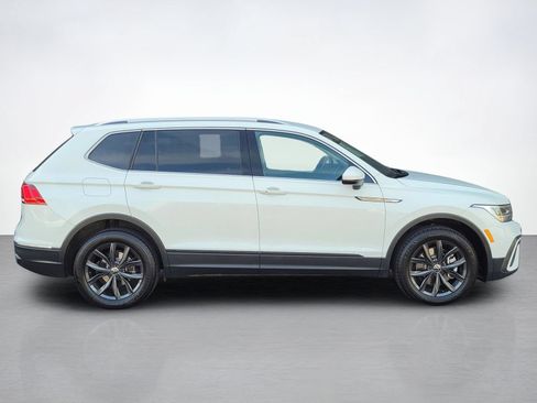Used 2024 Volkswagen Tiguan SE FWD image 8