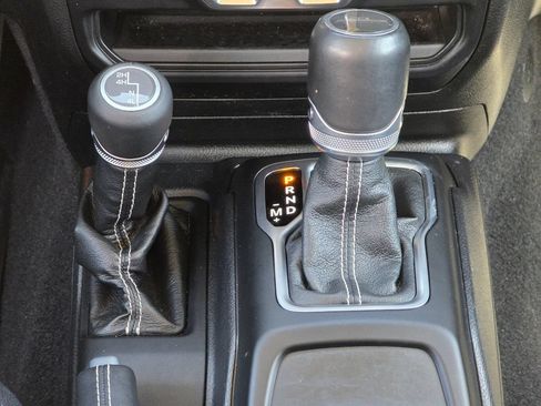 Used 2020 Jeep Gladiator Overland AWD/4WD image 37