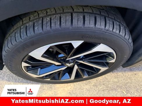 Used 2023 Mitsubishi Outlander SE image 8