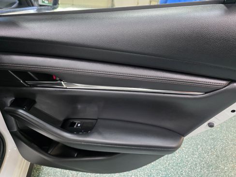 Used 2019 MAZDA MAZDA3 Sedan image 23