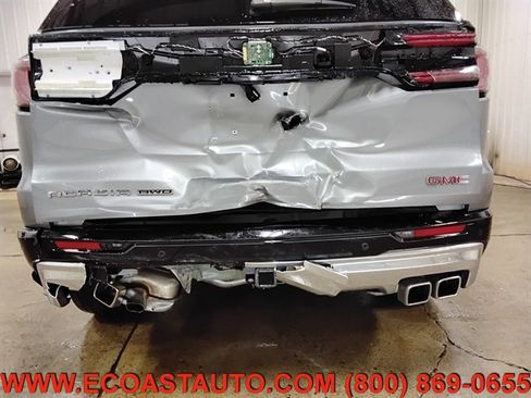 Used 2025 GMC Acadia Denali w/ Super Cruise Package image 18