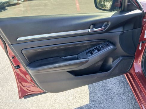 Used 2019 Nissan Altima 2.5 SV FWD image 10