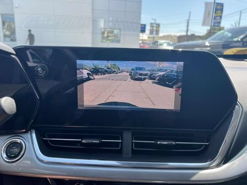 Used 2024 Chevrolet Trax LT FWD image 31