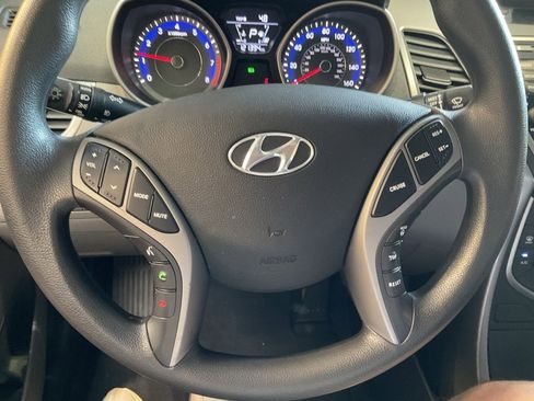 Used 2015 Hyundai Elantra SE w/ Option Group 02 image 11