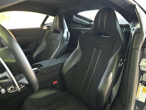 Used 2020 Aston Martin V8 Vantage Coupe RWD image 16