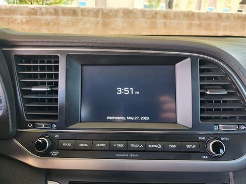 Used 2018 Hyundai Elantra SEL FWD image 31
