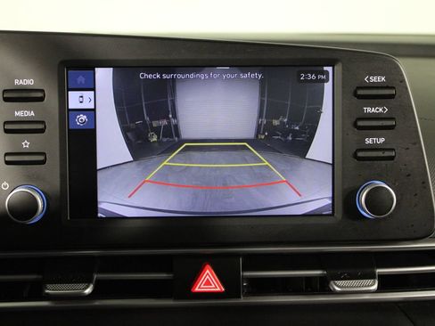 Certified 2025 Hyundai Elantra SE FWD image 29