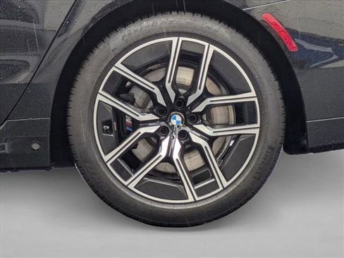 Used 2024 BMW 740i w/ Executive Package image 23