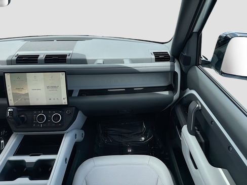 Used 2026 Land Rover Defender 110 S AWD/4WD image 18