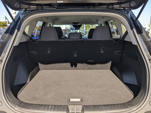 Certified 2024 Kia Seltos LX image 10