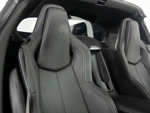 Used 2025 Chevrolet Corvette Stingray Coupe w/ 1LT RWD image 34