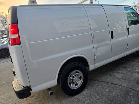 Used 2018 Chevrolet Express 2500 w/ Driver Convenience Package image 9