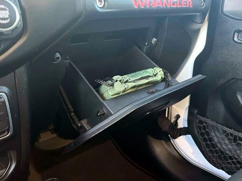 Used 2020 Jeep Wrangler Unlimited Sport image 23