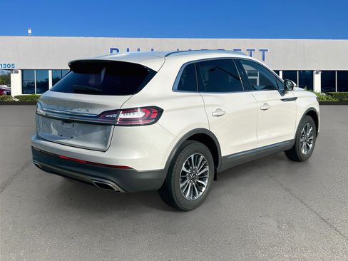 Used 2023 Lincoln Nautilus FWD w/ Premium Package image 7