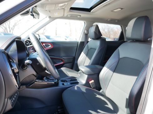 Certified 2023 Kia Soul GT-Line w/ GT-Line Technology Package image 34