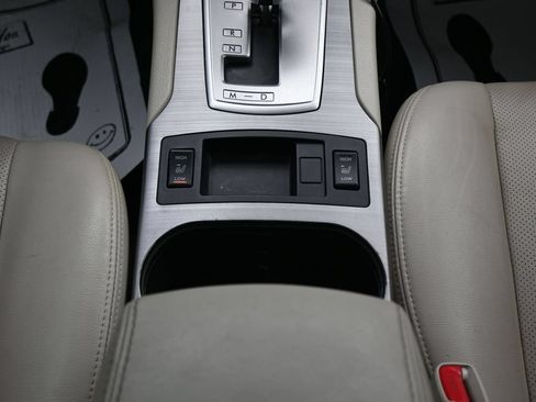 Used 2011 Subaru Outback 2.5i Limited AWD/4WD image 20