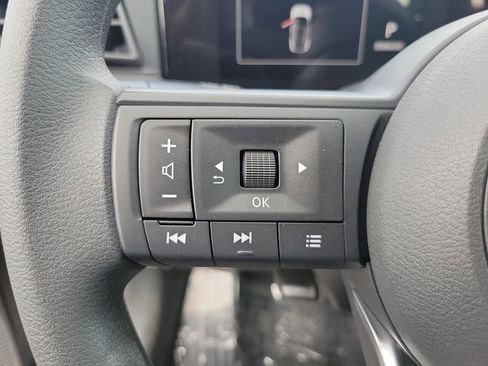 New 2025 Nissan Kicks S image 5