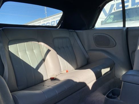 Used 2001 Chrysler Sebring LXi image 12