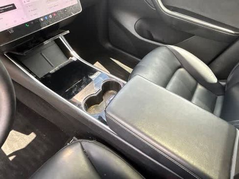 Used 2021 Tesla Model Y Long Range AWD/4WD image 14
