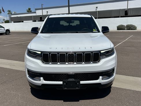 Used 2024 Jeep Wagoneer L 4WD image 10