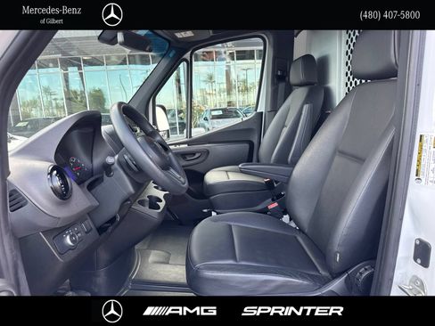 Used 2022 Mercedes-Benz Sprinter 2500 image 12