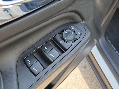 Used 2020 Chevrolet Equinox LT FWD image 21