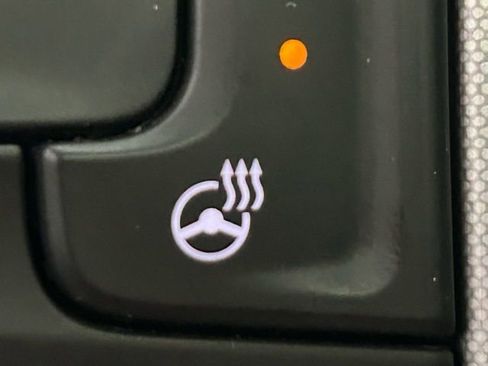 Used 2021 GMC Yukon SLT w/ SLT Premium Package image 6