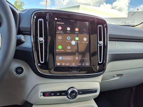 New 2026 Volvo XC40 B5 Plus w/ Protection Package Premier image 15