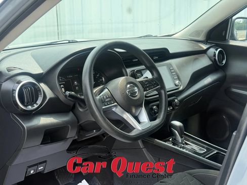 Used 2021 Nissan Kicks SV FWD image 9
