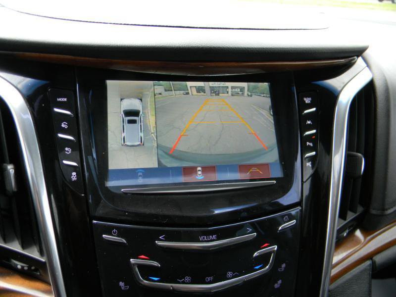 Used 2017 Cadillac Escalade Premium Luxury AWD/4WD image 21