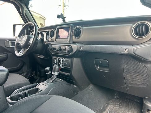 Used 2020 Jeep Gladiator Sport w/ Quick Order Package 24S AWD/4WD image 27