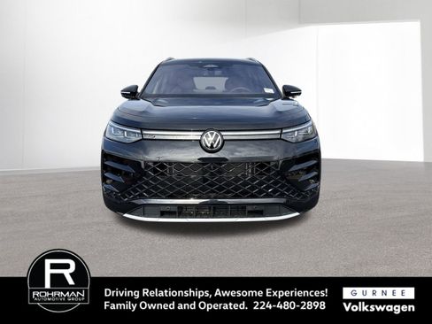 New 2026 Volkswagen Tiguan SEL R-Line image 3