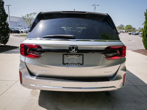 New 2026 Honda Odyssey Elite image 9