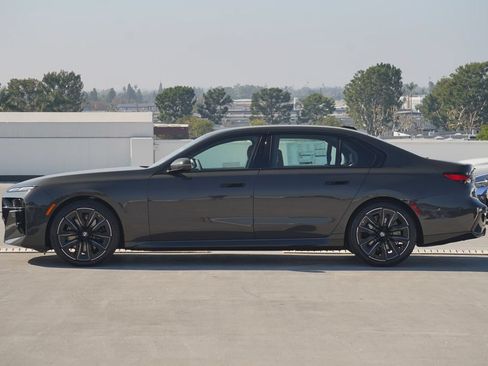 Used 2026 BMW 740i RWD image 4
