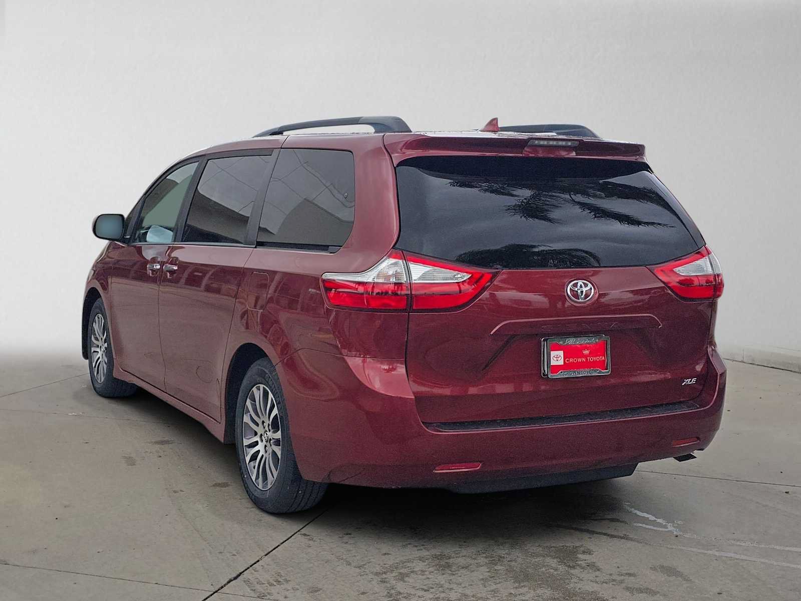 Used 2019 Toyota Sienna XLE FWD image 5