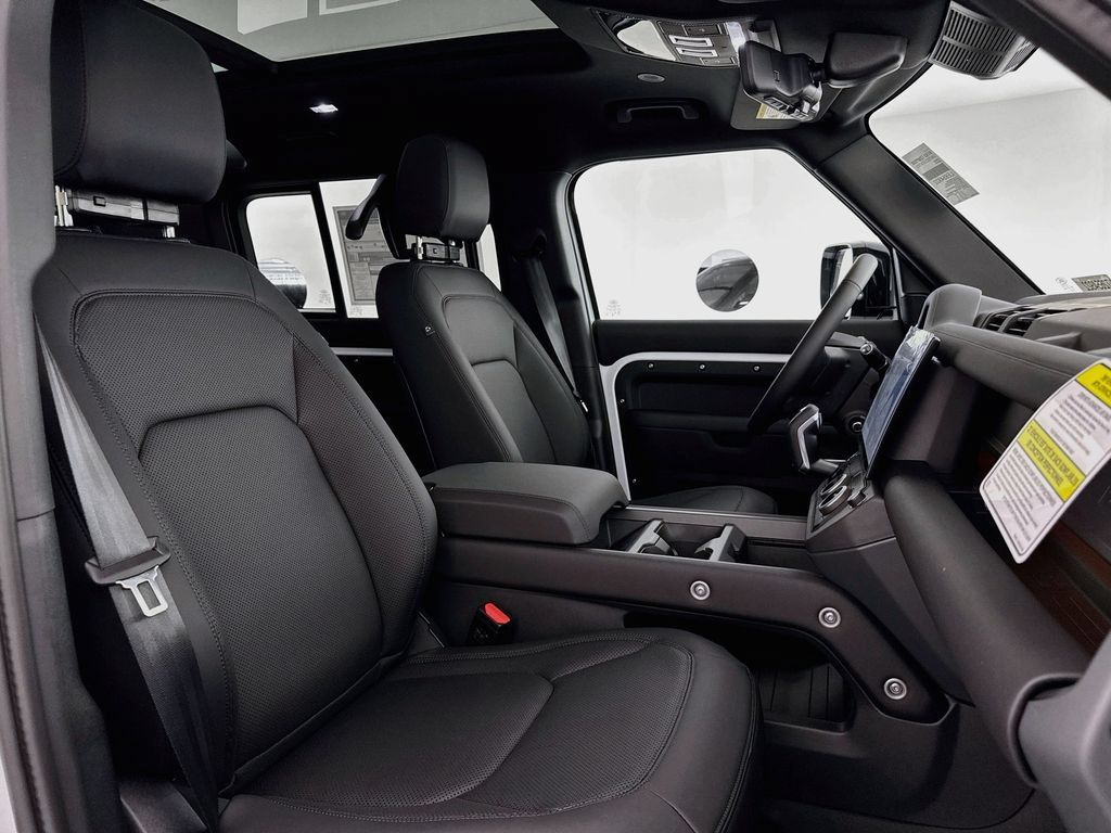 New 2026 Land Rover Defender 110 X-Dynamic SE AWD/4WD image 30