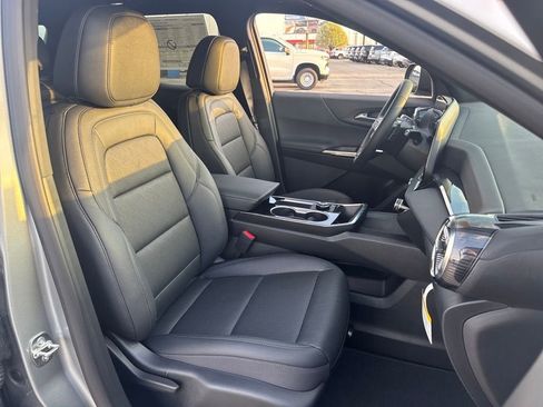 New 2026 Chevrolet Equinox LT w/ Convenience Package II FWD image 14