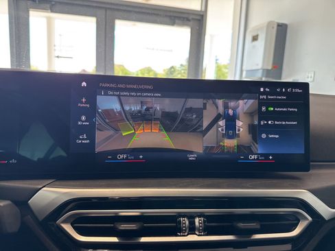Certified 2023 BMW 330i xDrive Sedan w/ Premium Package AWD/4WD image 17