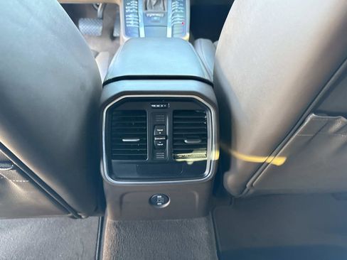 Used 2017 Porsche Macan Turbo image 16