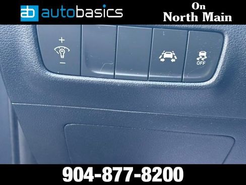 Used 2019 Hyundai Kona SE image 17