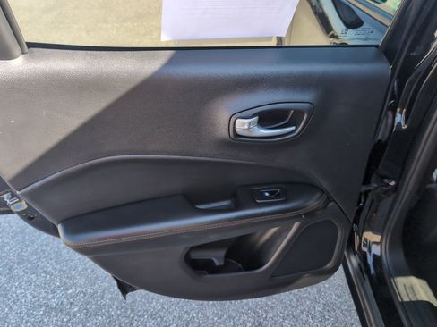 Used 2019 Jeep Compass Limited AWD/4WD image 15