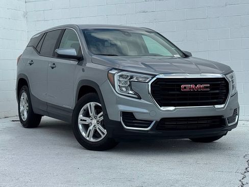 Used 2024 GMC Terrain SLE FWD image 2