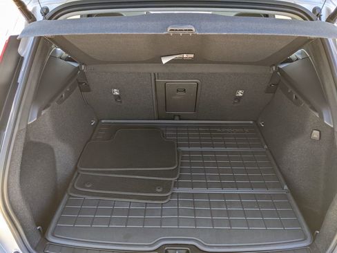 Certified 2024 Volvo XC40 B5 Ultimate w/ Climate Package AWD/4WD image 26