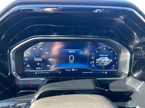 Used 2024 Chevrolet Silverado 1500 High Country w/ Technology Package image 26