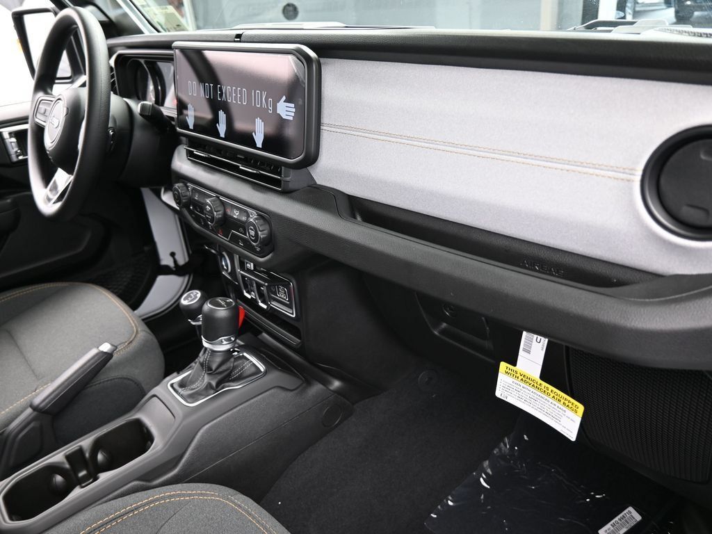 Used 2025 Jeep Gladiator Sport AWD/4WD image 39