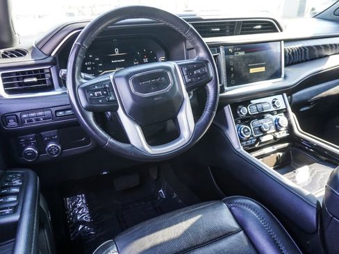 Used 2023 GMC Yukon Denali image 14