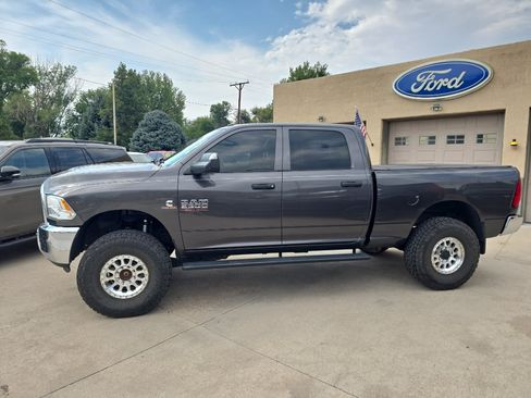 Used 2018 RAM 2500 Tradesman w/ Chrome Appearance Group AWD/4WD image 8