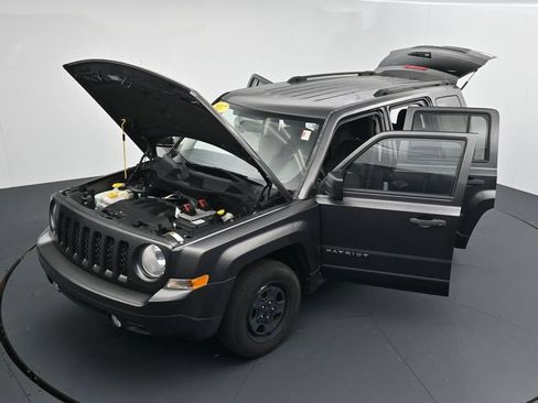 Used 2017 Jeep Patriot Sport AWD/4WD image 36