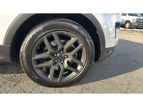 Used 2018 Ford Explorer Sport image 25