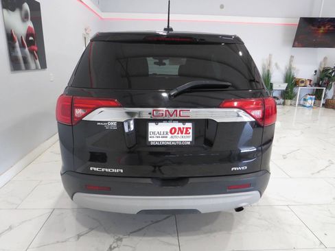 Used 2017 GMC Acadia SLE AWD/4WD image 4